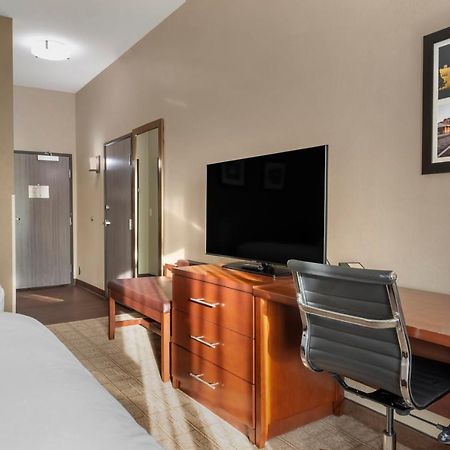 Comfort Inn & Suites แมนเคโต ภายนอก รูปภาพ