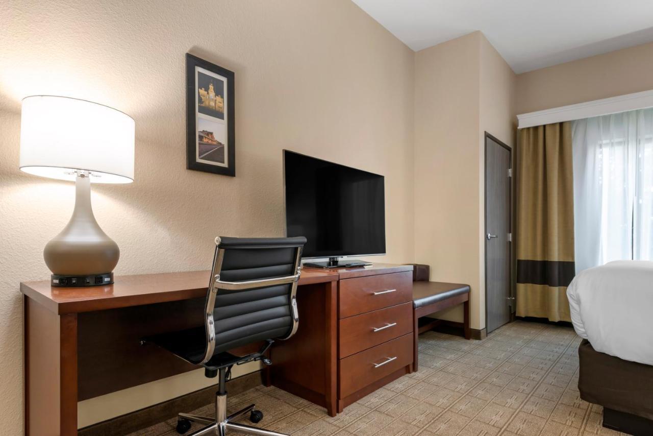 Comfort Inn & Suites แมนเคโต ภายนอก รูปภาพ